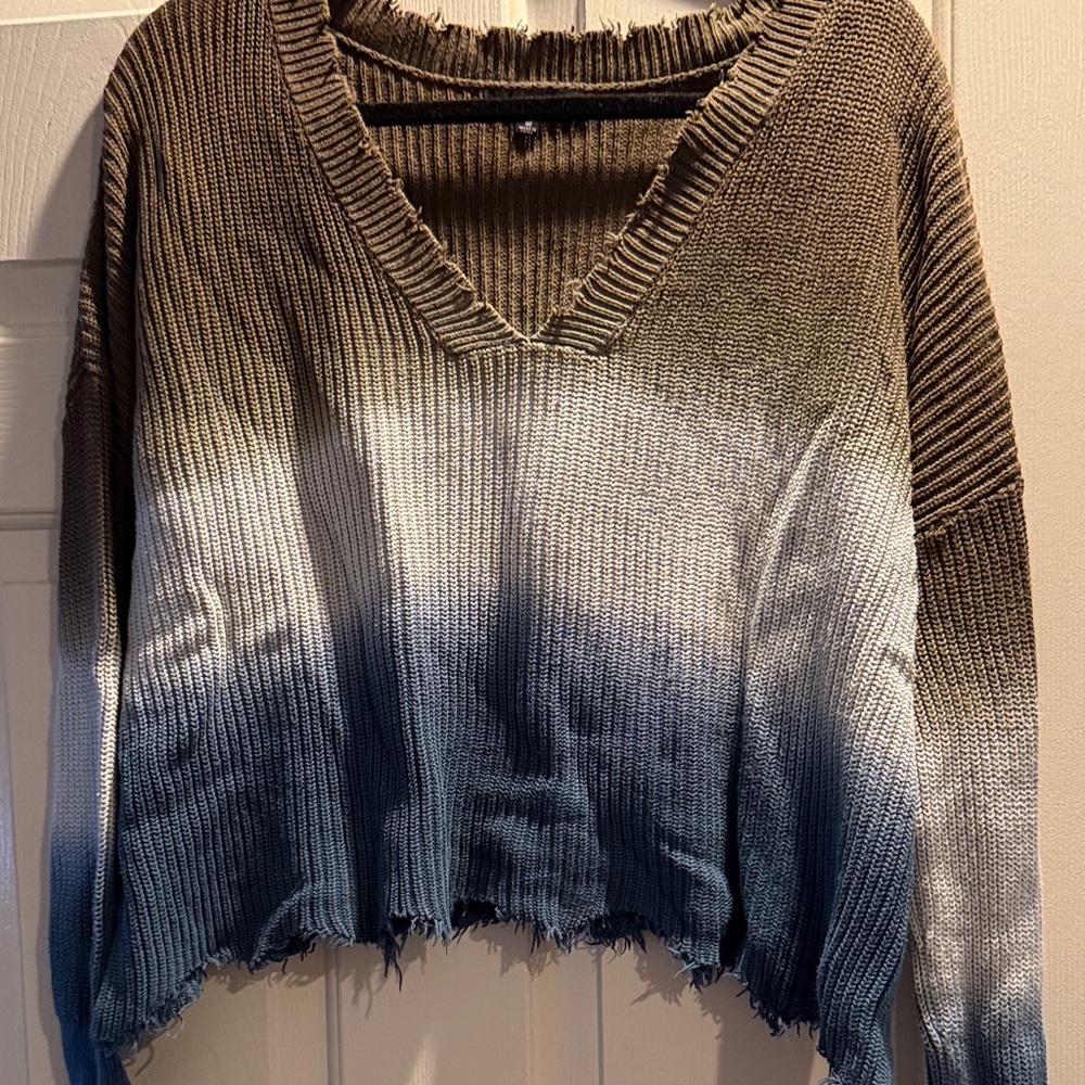 Fate Ombre V-Neck Sweater in Brown and Blue